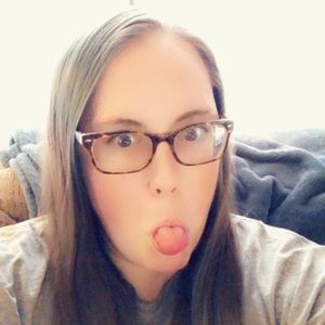 Meet your Posher, Rebecca